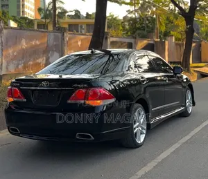 Toyota Crown 2011 Black