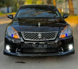 Toyota Crown 2011 Black