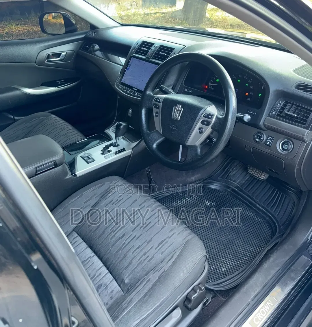 Toyota Crown 2011 Black