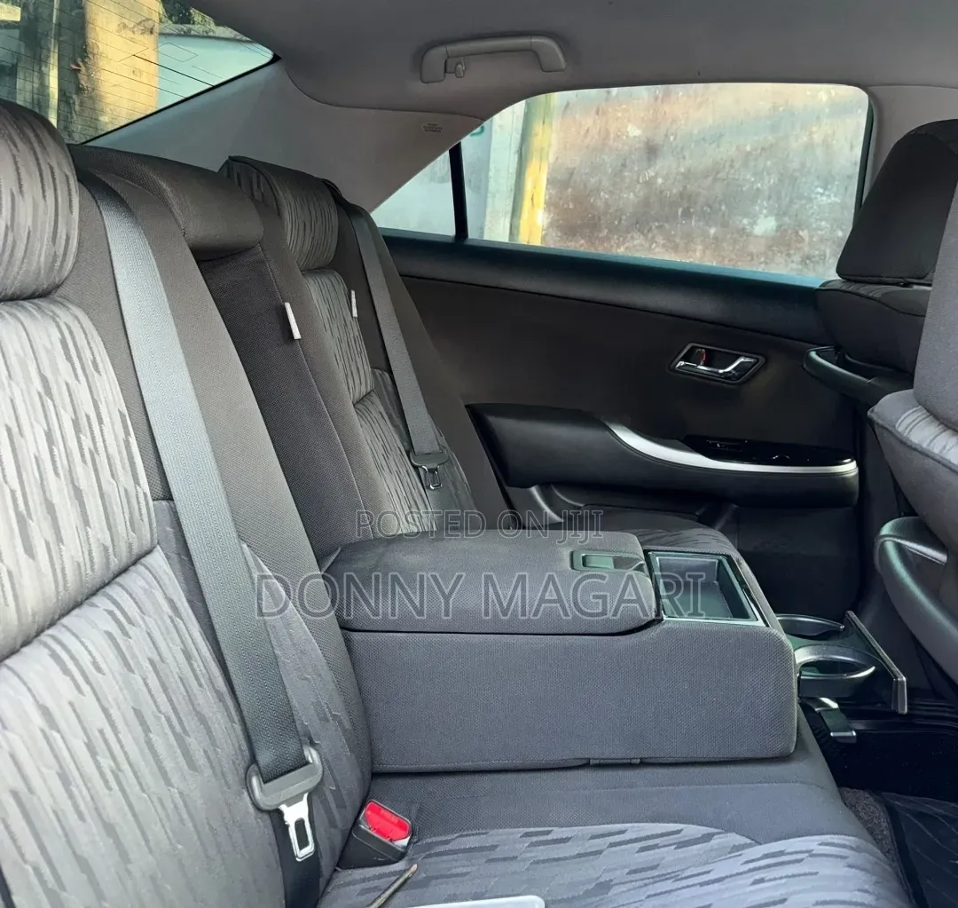Toyota Crown 2011 Black