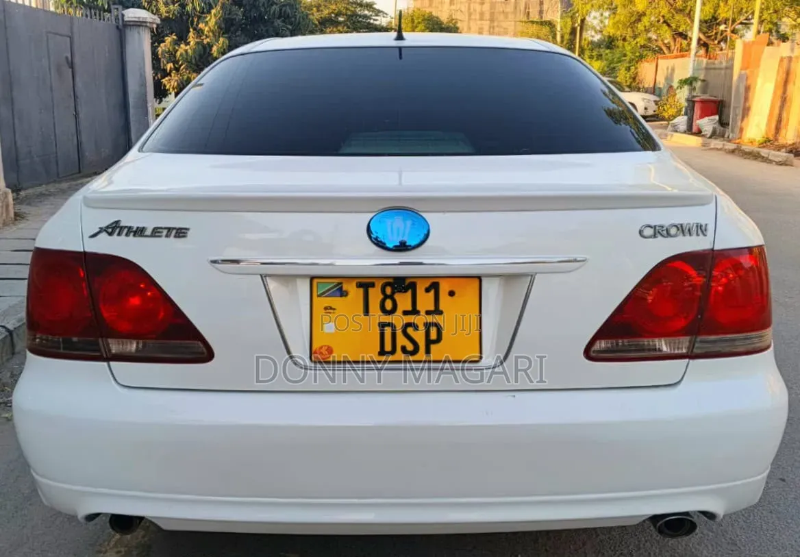 Toyota Crown 2007 White