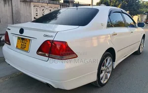 Toyota Crown 2007 White