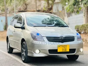 Toyota Corolla Spacio 2004 Gold