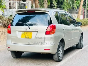 Toyota Corolla Spacio 2004 Gold