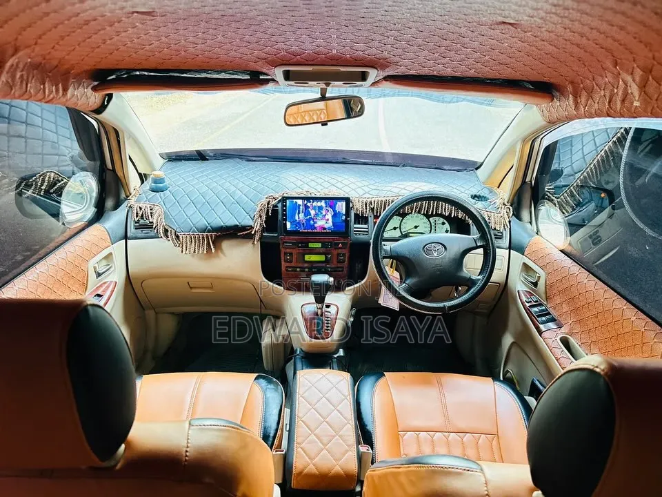 Toyota Corolla Spacio 2004 Gold