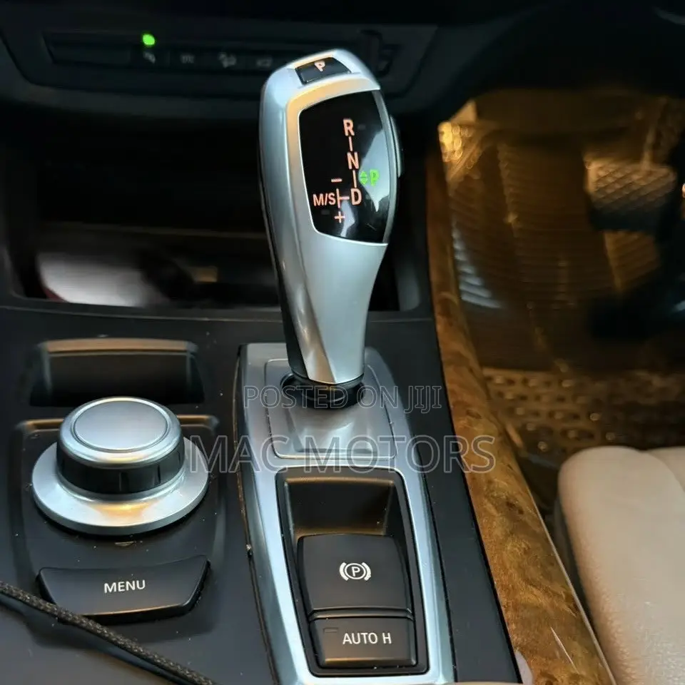BMW X5 xDrive30i AWD (3.0L 6cyl 6A) 2010 Gray