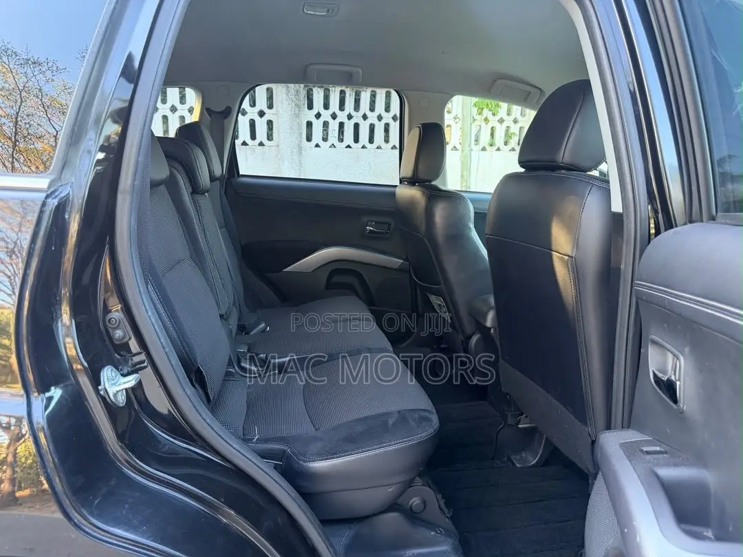 Mitsubishi Outlander 2010 Black