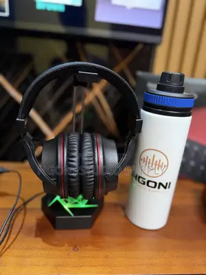 Focusrite Scarlett 2i2 Studio — 4th Generation