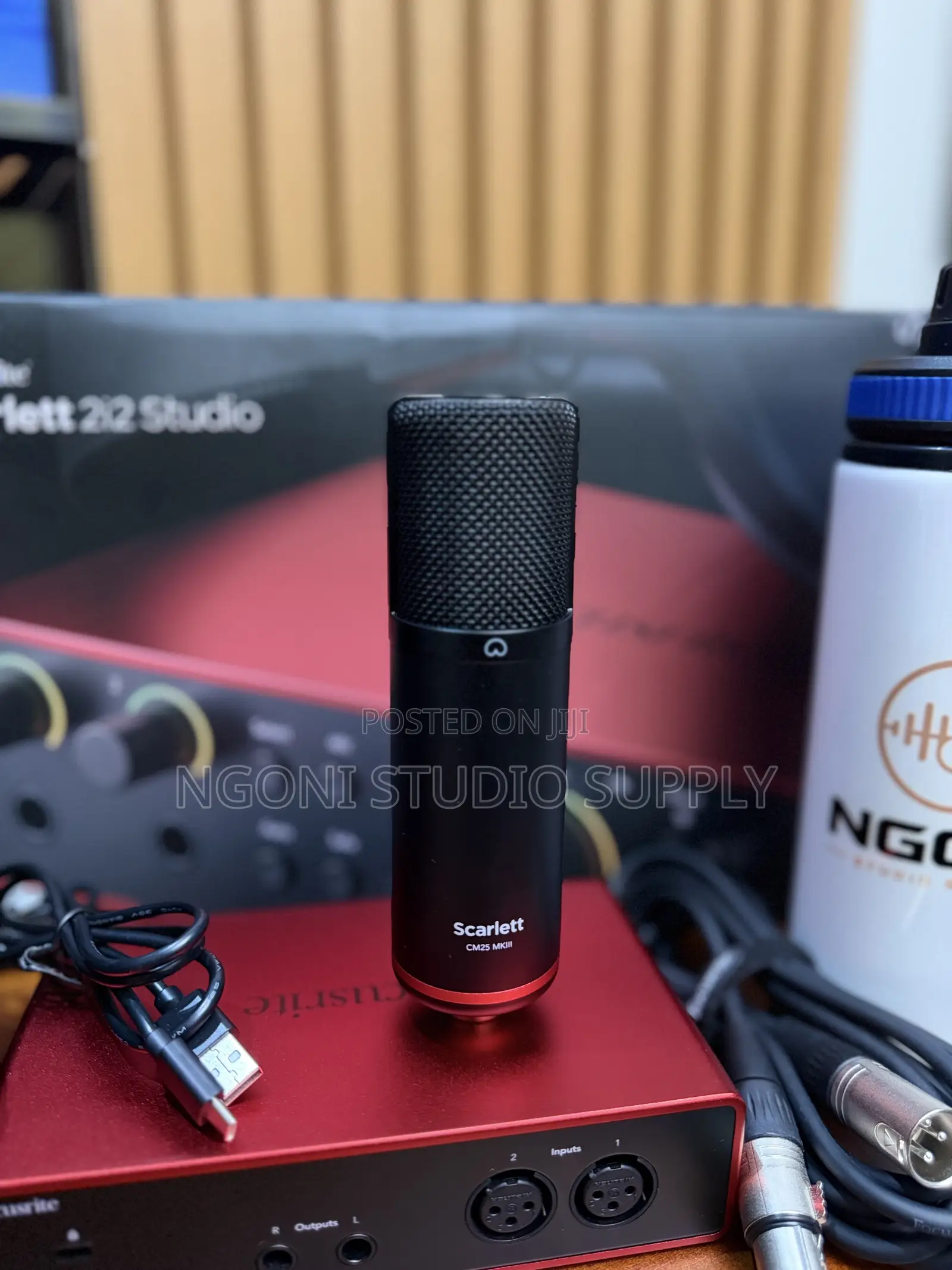 Focusrite Scarlett 2i2 Studio — 4th Generation