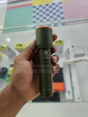 Rechargeable Telescopic LED Flashlight 7W