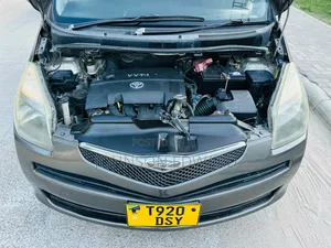 Toyota Ractis 2006 Gray