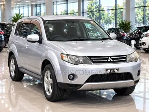 Mitsubishi Outlander XLS 2010 Silver