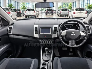 Mitsubishi Outlander XLS 2010 Silver