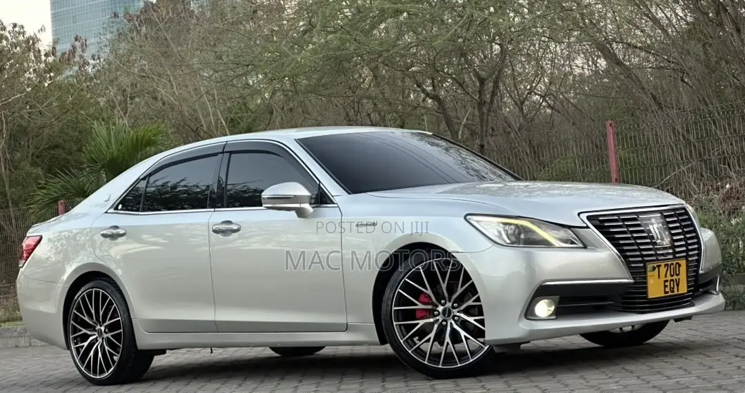 Toyota Crown 2013 Silver