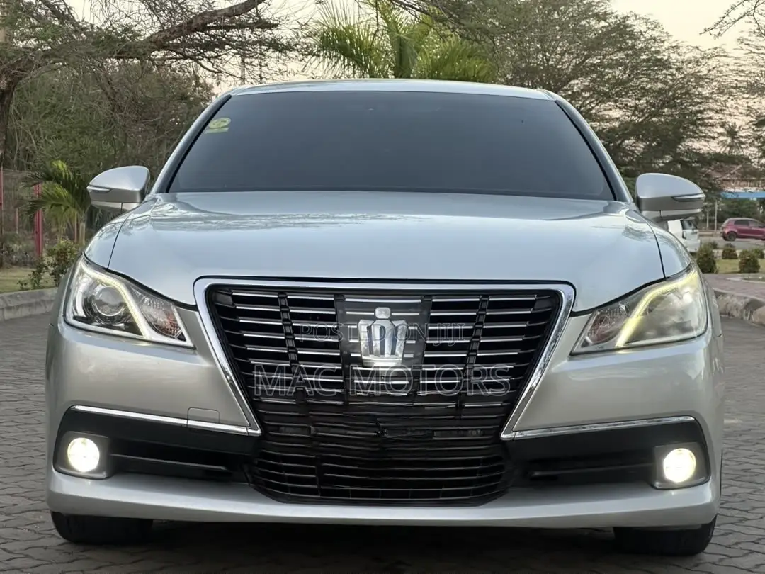 Toyota Crown 2013 Silver
