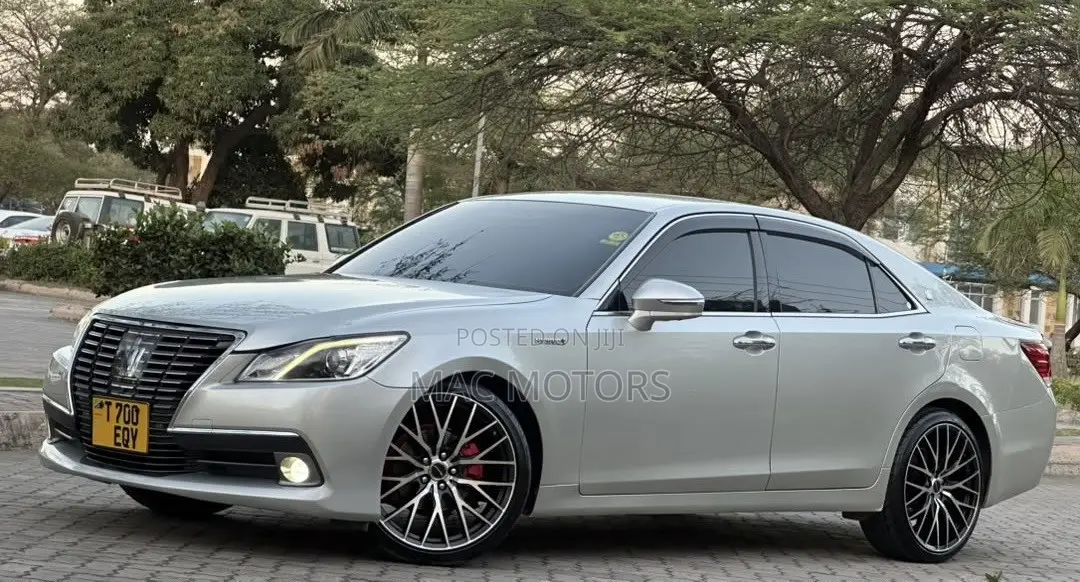 Toyota Crown 2013 Silver