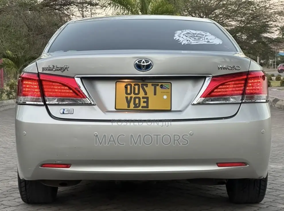 Toyota Crown 2013 Silver