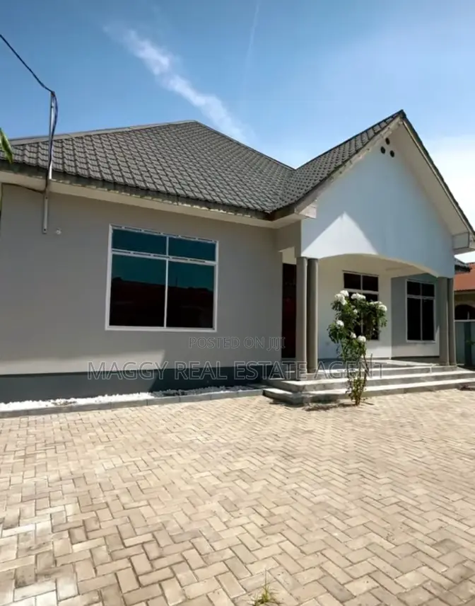 3bdrm House in Bunju Beach for rent