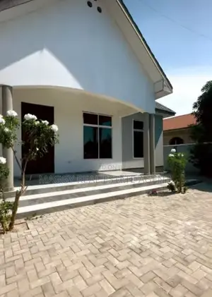 3bdrm House in Bunju Beach for rent
