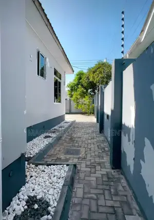 3bdrm House in Bunju Beach for rent