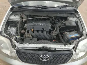 Toyota Corolla 2000 Silver