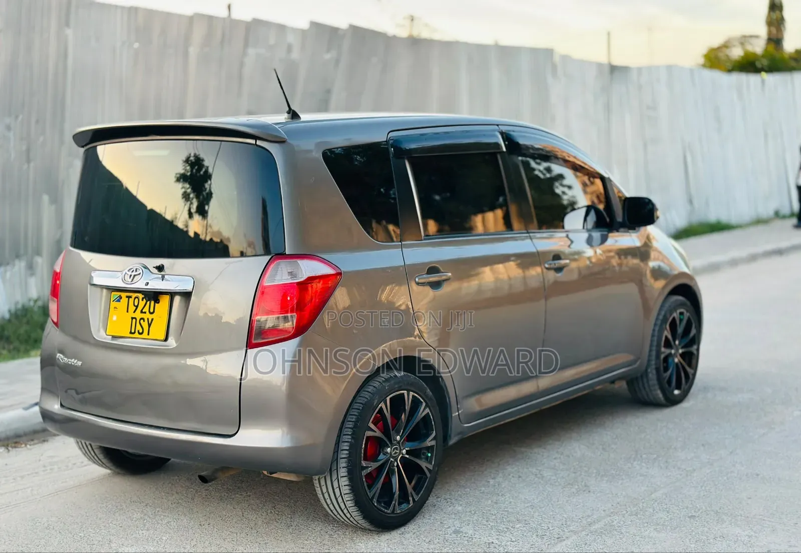 Toyota Ractis 2006 Gray
