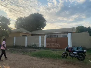 5bdrm House in Ediba Real Estate, Moshi Urban for sale