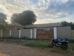 5bdrm House in Ediba Real Estate, Moshi Urban for sale