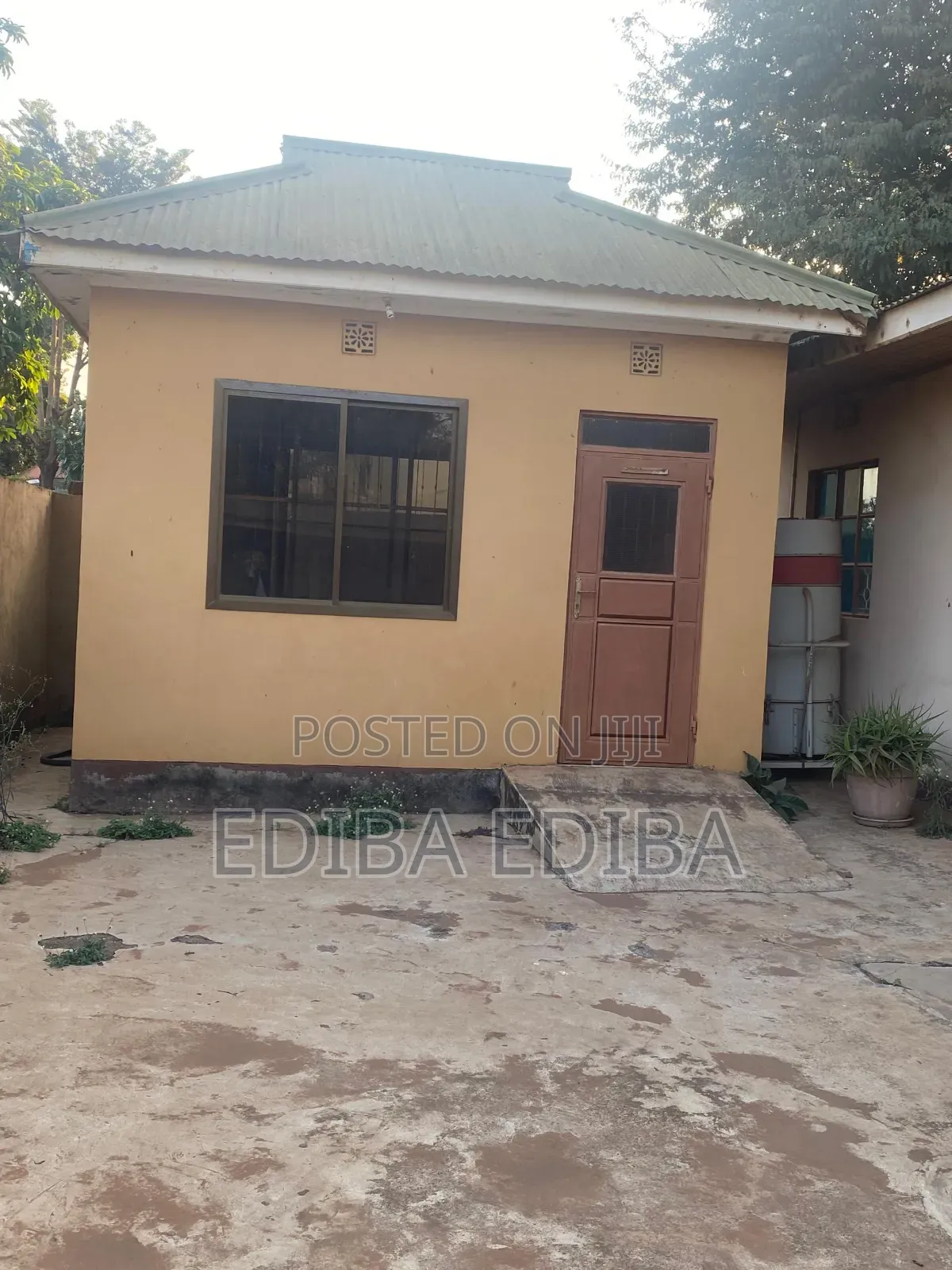 5bdrm House in Ediba Real Estate, Moshi Urban for sale