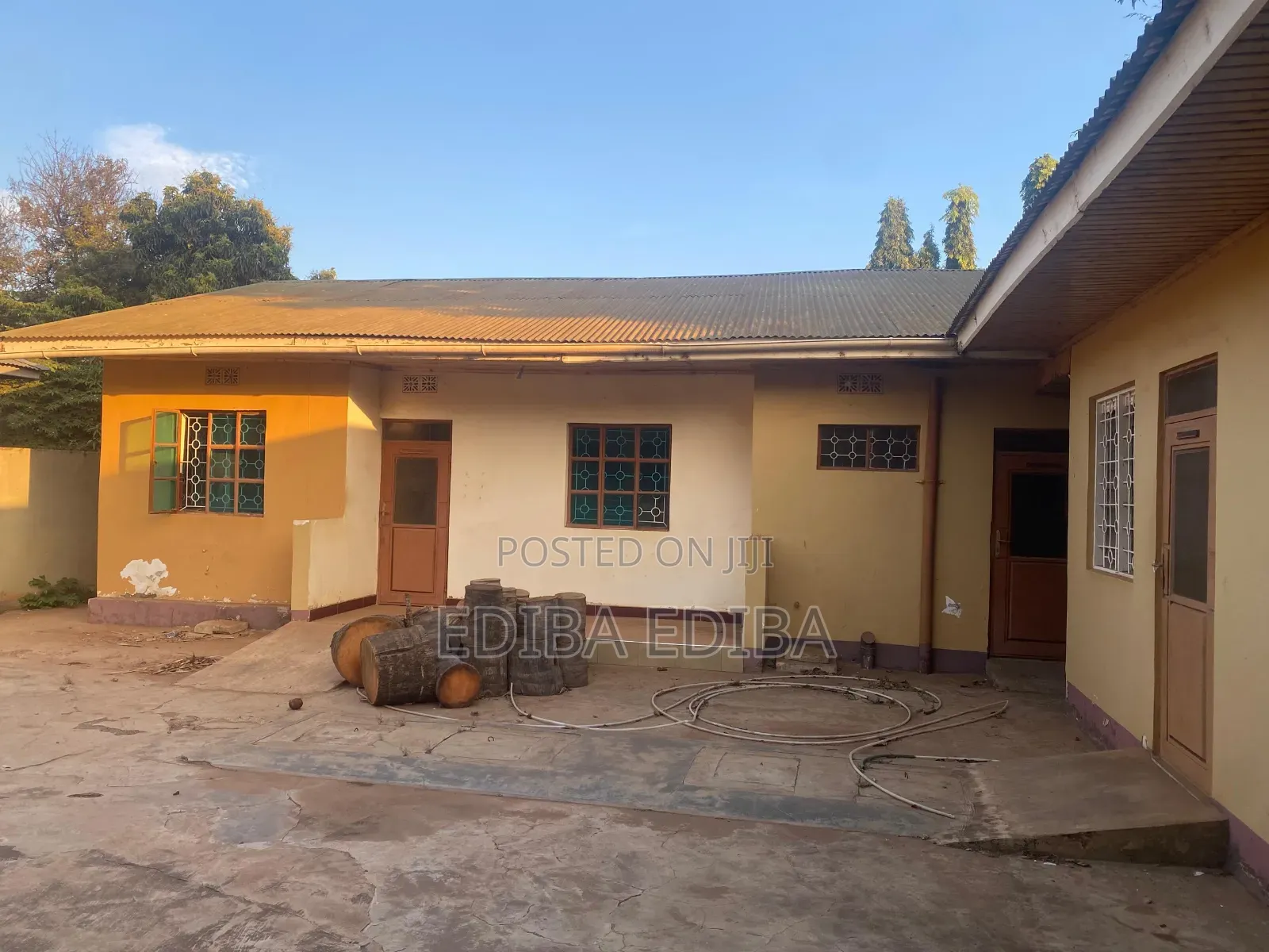 5bdrm House in Ediba Real Estate, Moshi Urban for sale