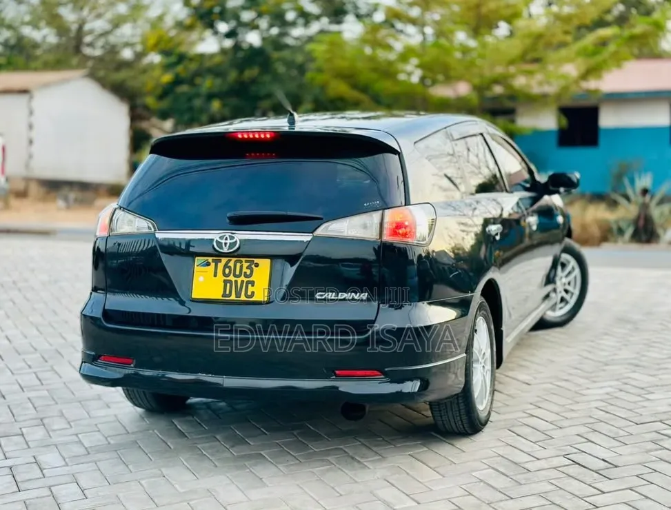 Toyota Caldina 2005 Black