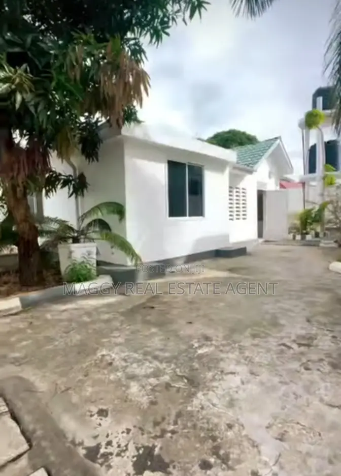 5bdrm House in Mbweni Mpiji for rent