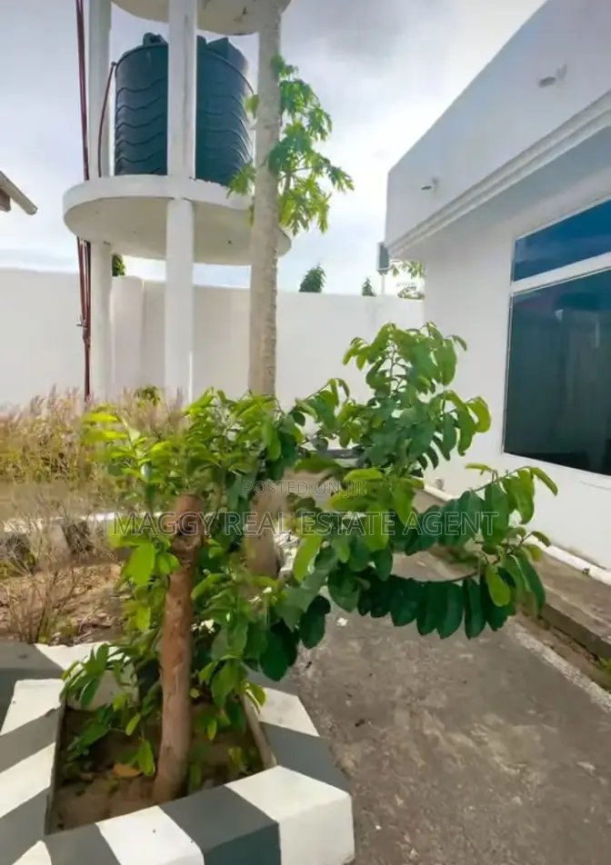 5bdrm House in Mbweni Mpiji for rent