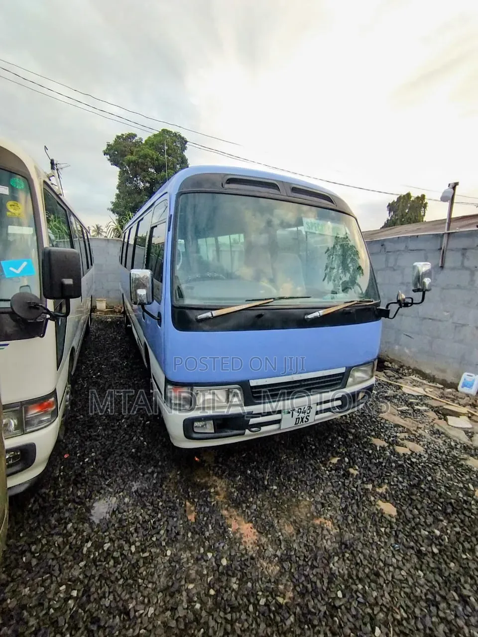 Toyota Coaster 2000 Blue