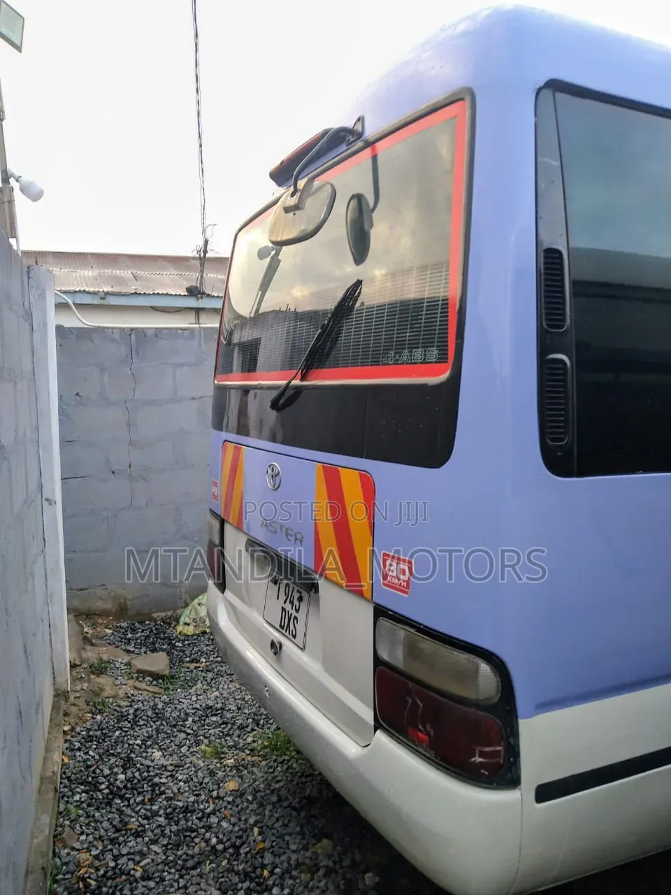 Toyota Coaster 2000 Blue
