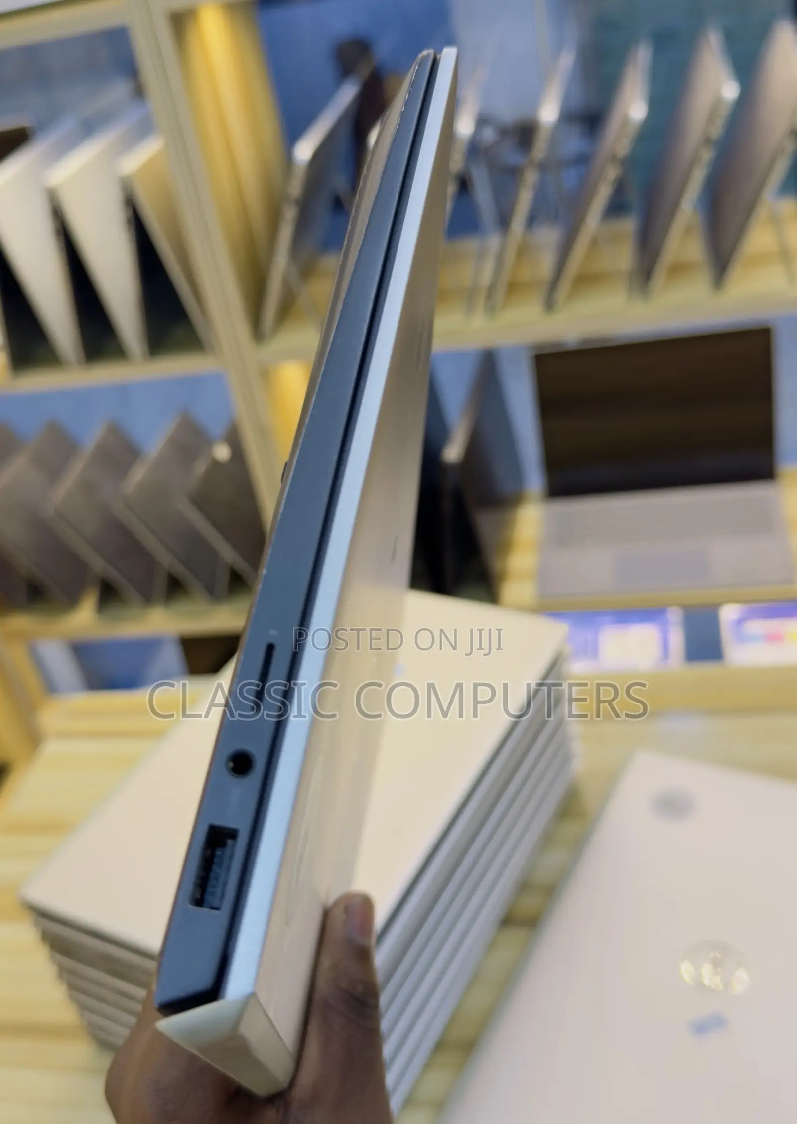 Laptop Dell Vostro 13 5300 8GB Intel Core i5 SSD 256GB