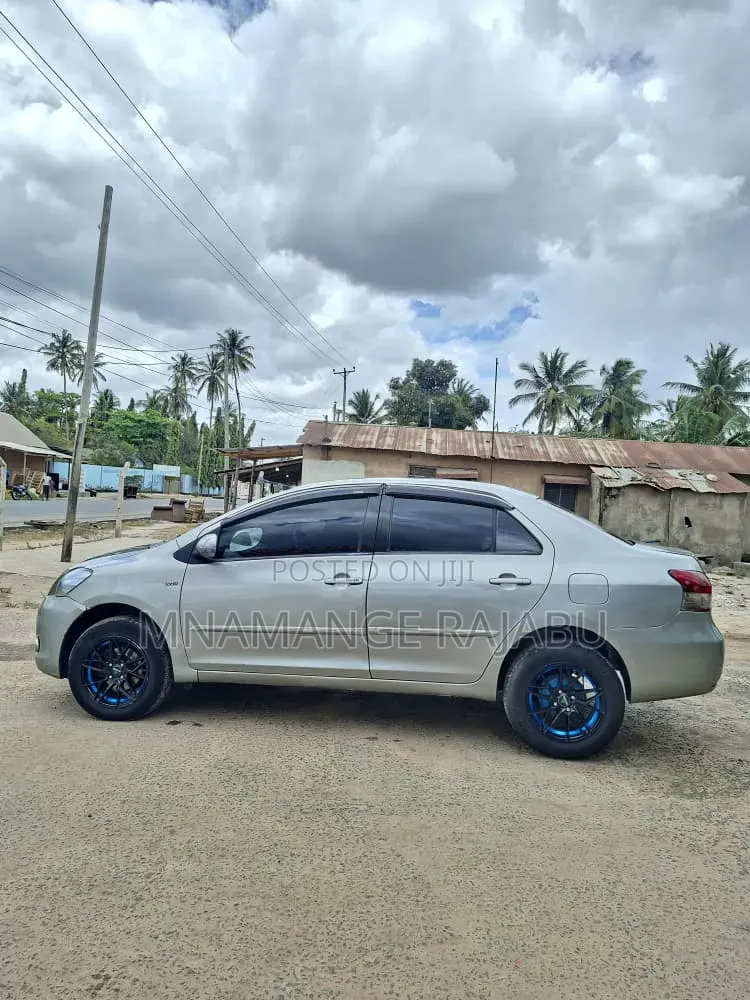 Toyota Vios 2012 Silver