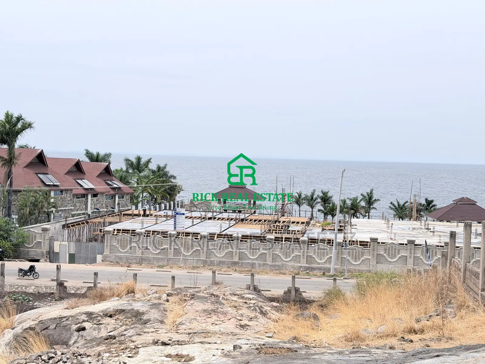 Kiwanja Kinauzwa Ilemela - Airport Mkabal Na Malaik Beach Resort Hotel
