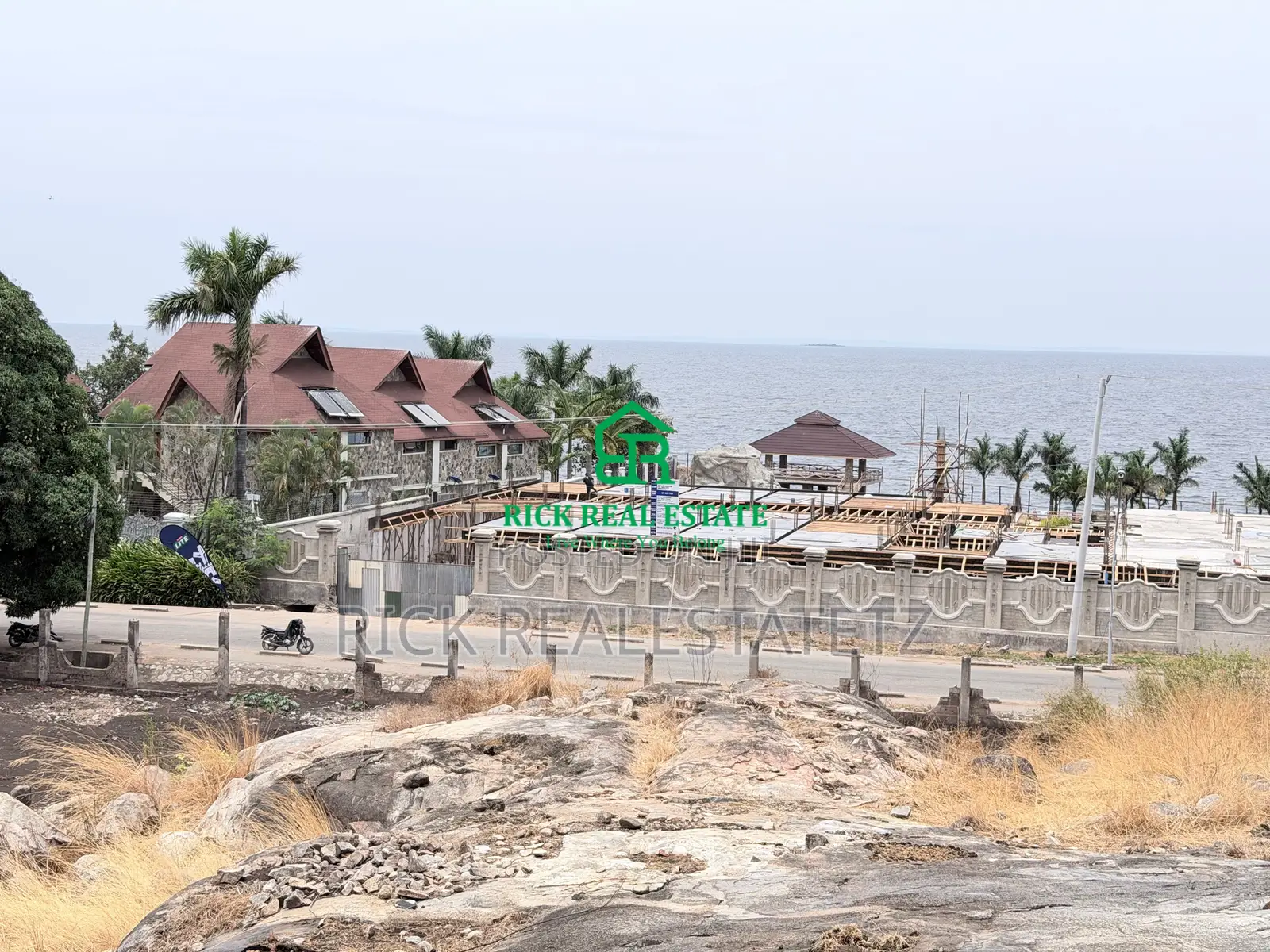 Kiwanja Kinauzwa Ilemela - Airport Mkabal Na Malaik Beach Resort Hotel