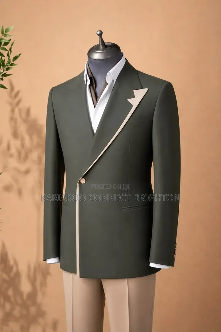 Olive Green & Beige Contrast Double-Breasted Three-Piece Suit