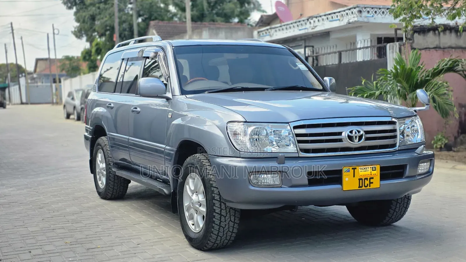 Toyota Land Cruiser 2004 Gray