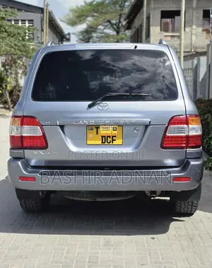 Toyota Land Cruiser HDJ 100 2004 Gray