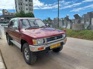 Toyota Hilux 1999 Red