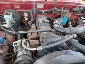 Toyota Hilux 1999 Red