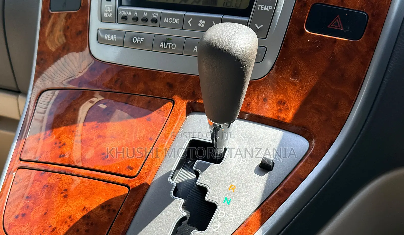 Toyota Alphard 2004