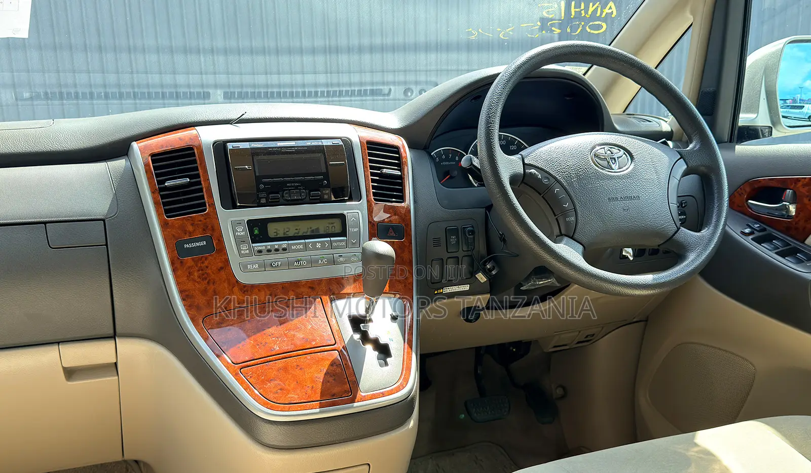 Toyota Alphard 2004