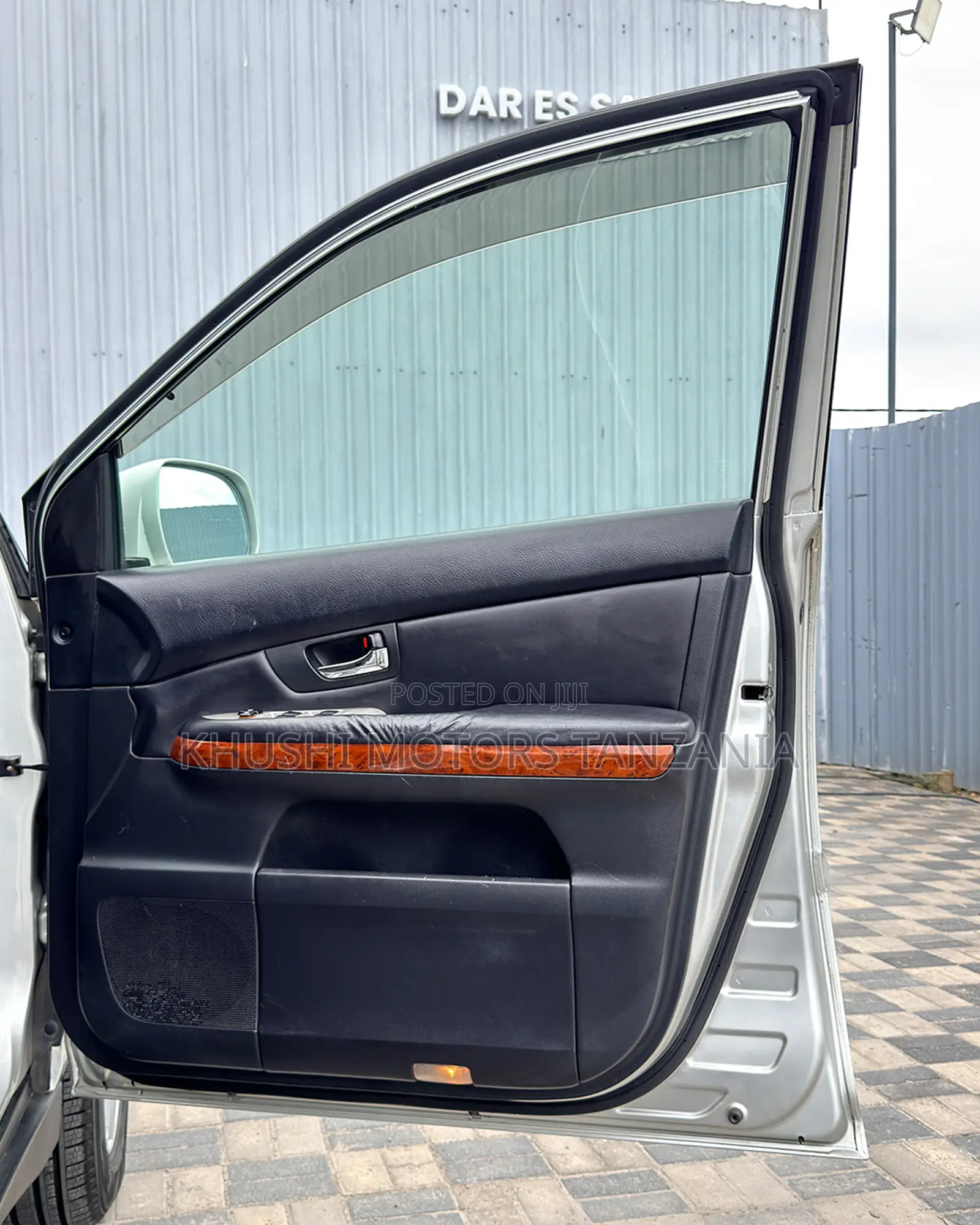 Toyota Harrier 2005