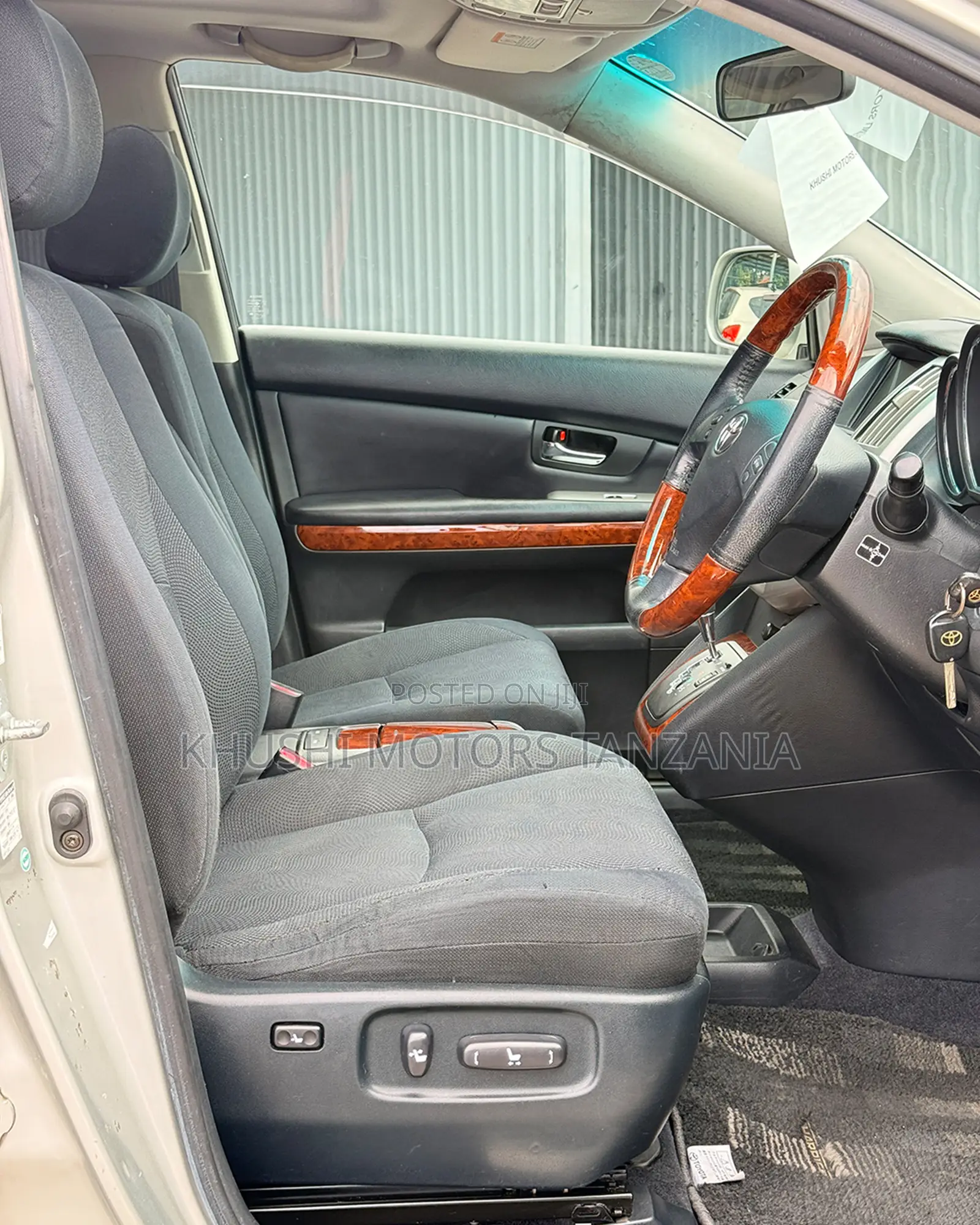 Toyota Harrier 2005