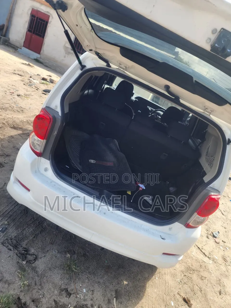 Toyota Corolla Rumion 2009 White
