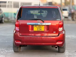 Toyota Rumion 1.5 FWD 2023 Red